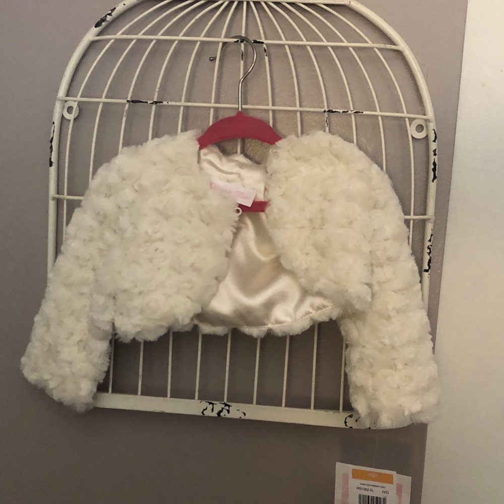 Darling White Shrug with Rosettes! (Tags Attached)